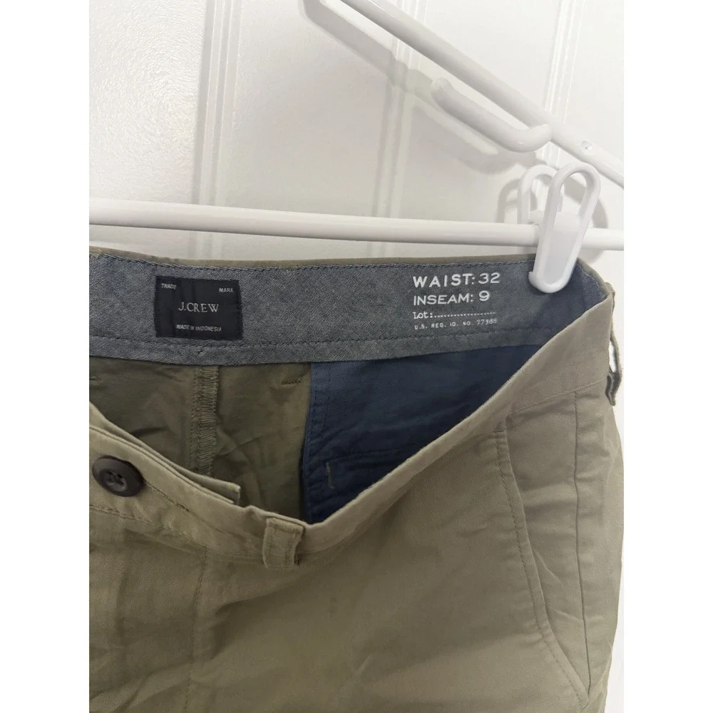 J.Crew Shorts Mens 32 Olive Green Chino 9 Inch Inseam Cotton Stretch EUC